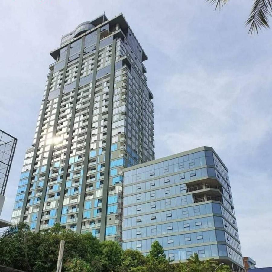 Sf Hotel Penthouse Residences Phnom Penh Bagian luar foto