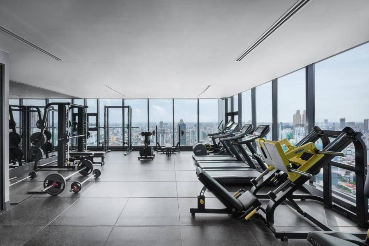 Sf Hotel Penthouse Residences Phnom Penh Bagian luar foto