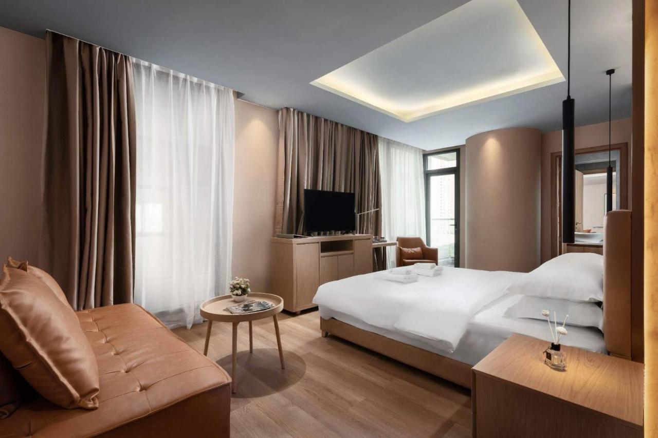 Sf Hotel Penthouse Residences Phnom Penh Bagian luar foto