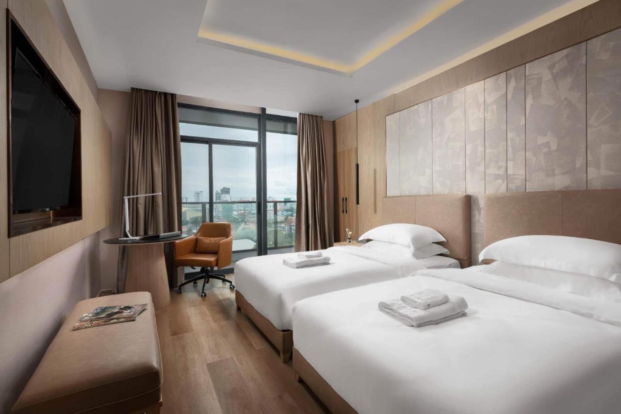 Sf Hotel Penthouse Residences Phnom Penh Bagian luar foto