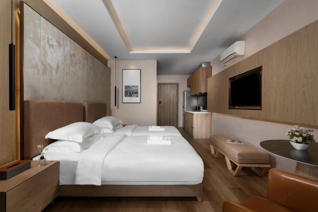 Sf Hotel Penthouse Residences Phnom Penh Bagian luar foto