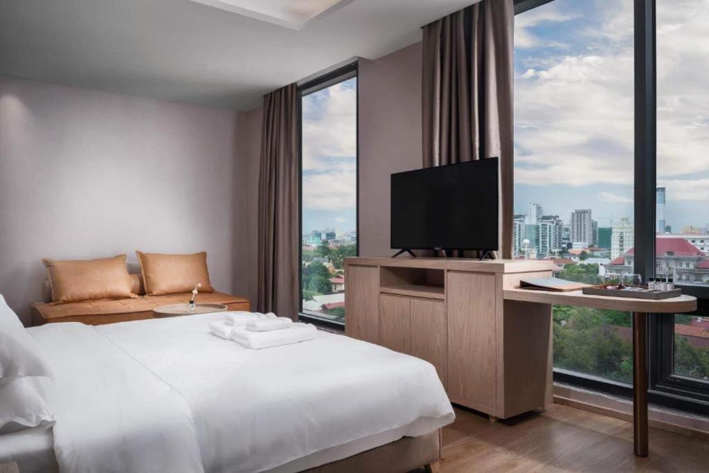 Sf Hotel Penthouse Residences Phnom Penh Bagian luar foto